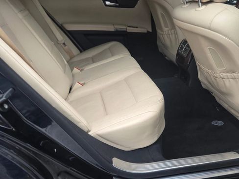 Used 2013 Mercedes-Benz S 550 4MATIC image 4