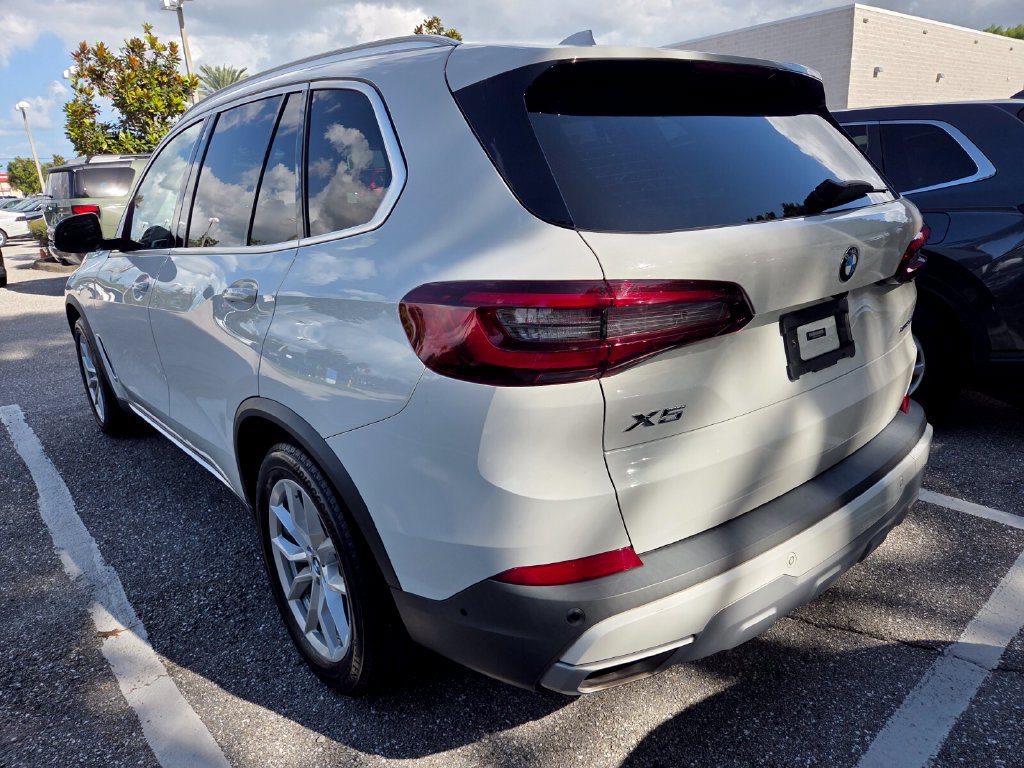 Used 2021 BMW X5 sDrive40i w/ Premium Package RWD image 3