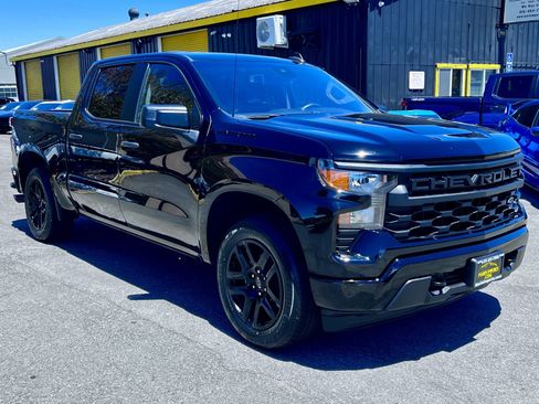 Used 2023 Chevrolet Silverado 1500 Custom w/ LPO, Dark Essentials Package RWD image 4