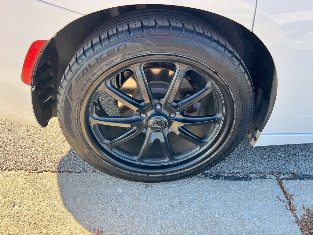 Used 2016 Dodge Charger R/T RWD image 10