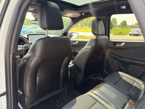 Used 2024 Ford Escape ST-Line w/ Tech Pack #1 AWD/4WD image 26