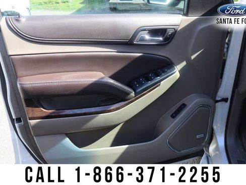 Used 2015 Chevrolet Suburban LT w/ Luxury Package RWD image 13