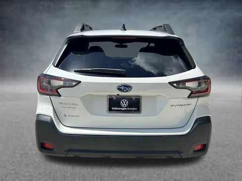 Used 2025 Subaru Outback Premium AWD/4WD image 4