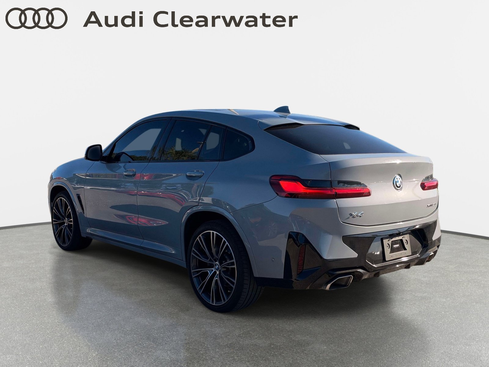 Used 2022 BMW X4 xDrive30i w/ M Sport Package 2 AWD/4WD image 2