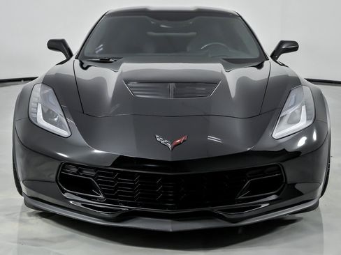 Used 2015 Chevrolet Corvette Z06 w/ 3LZ Preferred Equipment Group image 5