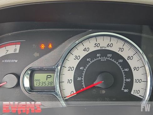 Used 2014 Toyota Sienna SE image 3
