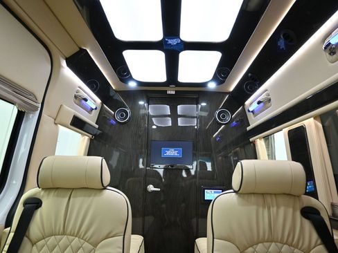Used 2020 Mercedes-Benz Sprinter 2500 image 30