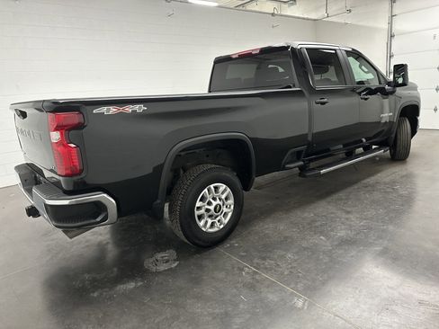 Used 2025 Chevrolet Silverado 2500 LT w/ Convenience Package image 9