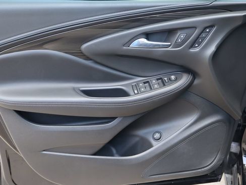 Used 2019 Buick Envision Essence FWD image 20