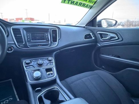 Used 2016 Chrysler 200 Limited image 16