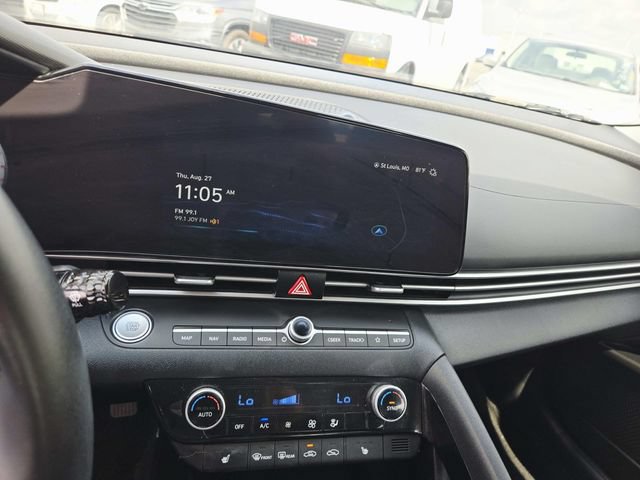 Used 2023 Hyundai Elantra SEL w/ Convenience Package FWD image 20