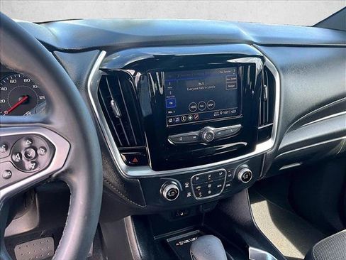Used 2024 Chevrolet Traverse LT FWD image 8
