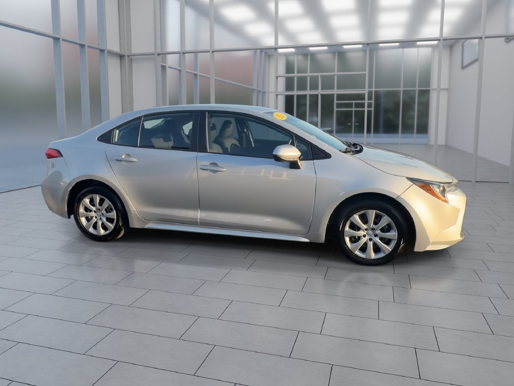 Used 2023 Toyota Corolla LE FWD image 2