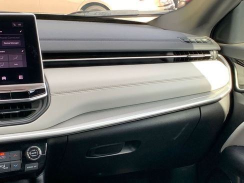 Used 2025 Jeep Compass Limited image 35