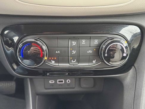 Used 2023 Buick Encore GX Preferred w/ Cold Weather Comfort Package image 6