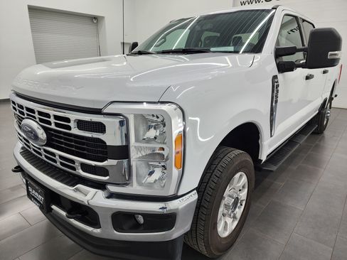 Used 2023 Ford F350 XLT image 7