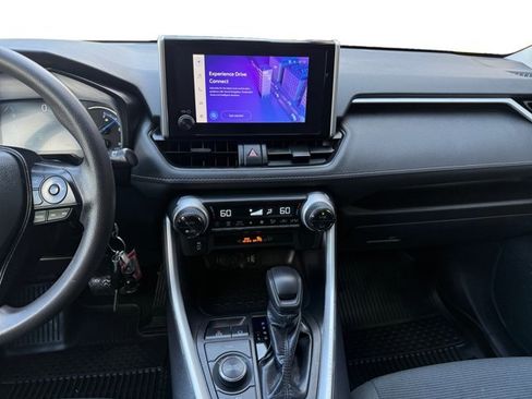 Used 2024 Toyota RAV4 LE AWD/4WD image 15
