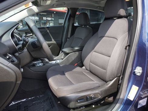 Used 2022 Chevrolet Malibu LT FWD image 21
