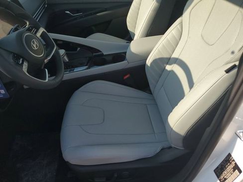 New 2026 Hyundai Elantra Limited FWD image 17