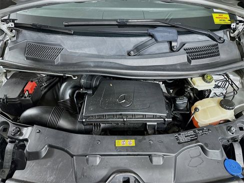 Used 2016 Mercedes-Benz Metris Passenger image 31