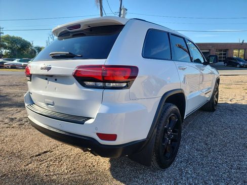 Used 2018 Jeep Grand Cherokee Laredo image 8