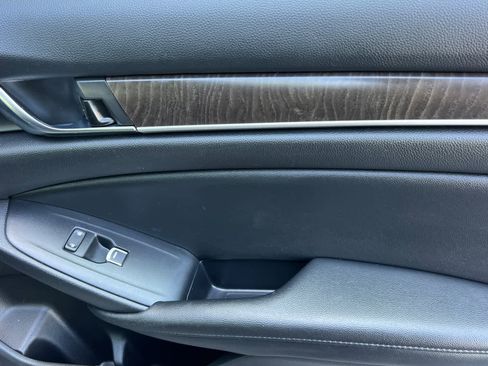 Used 2021 Honda Accord EX image 18