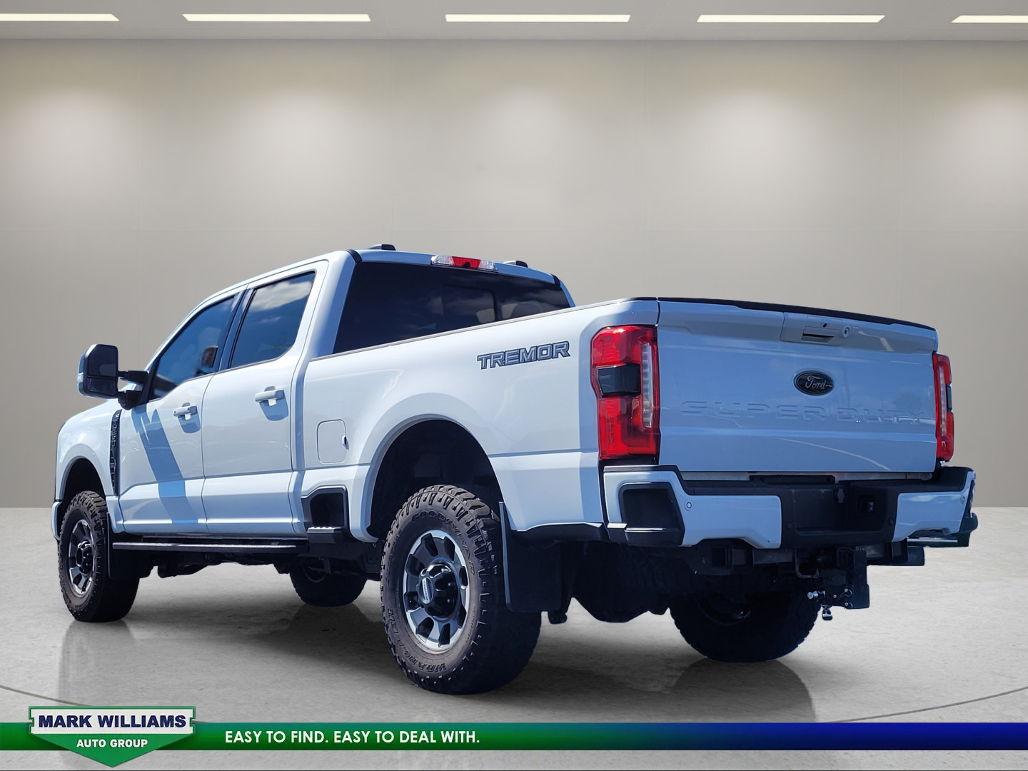 Used 2023 Ford F250 XLT w/ Black Appearance Package AWD/4WD image 6