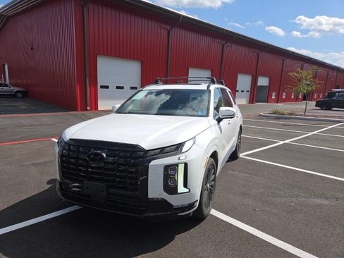 Used 2024 Hyundai Palisade Calligraphy AWD/4WD image 3