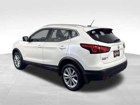 Used 2018 Nissan Rogue Sport SV AWD/4WD image 7