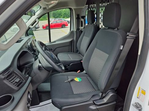 Used 2025 Ford Transit 250 Low Roof w/ Exterior Upgrade Package RWD image 2