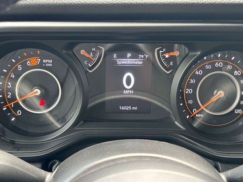 Used 2025 Jeep Wrangler Unlimited Sport AWD/4WD image 35