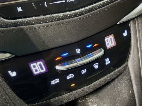 Used 2019 Cadillac XT5 Luxury AWD/4WD image 16