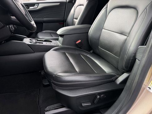 Used 2021 Ford Escape SEL w/ Technology Package image 11