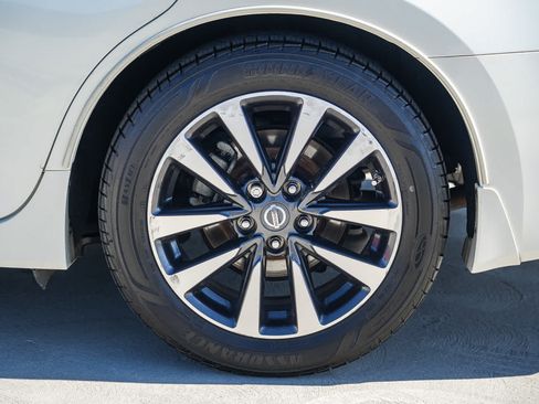 Used 2016 Nissan Altima 2.5 SV w/ Convenience Package FWD image 10