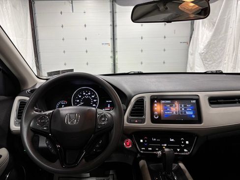 Used 2019 Honda HR-V EX image 16