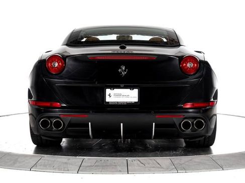 Used 2016 Ferrari California T RWD image 7