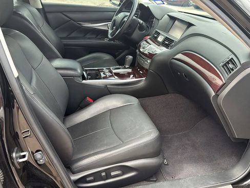 Used 2017 INFINITI Q70 L 3.7 image 11