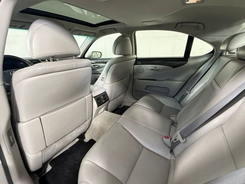 Used 2012 Lexus LS 460 w/ Luxury Value Edition RWD image 25