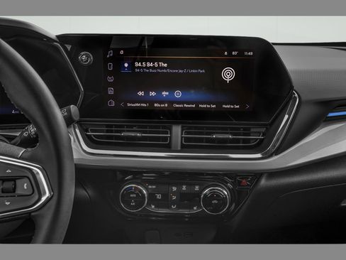 Used 2025 Chevrolet Trax LT FWD image 59