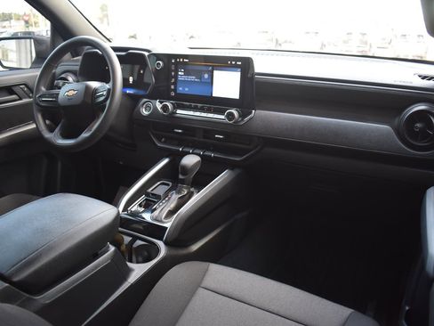 Used 2025 Chevrolet Colorado W/T RWD image 50