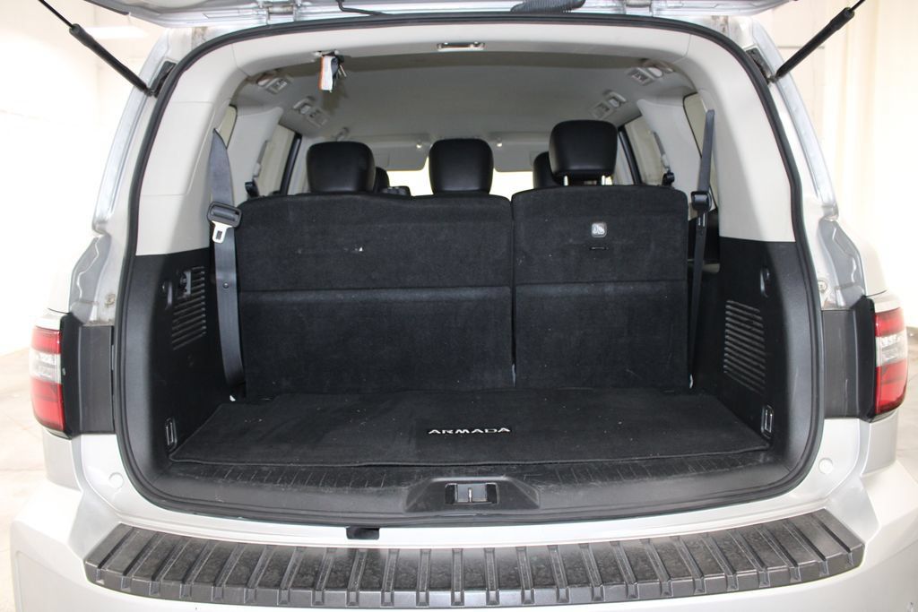 Used 2024 Nissan Armada SV RWD image 18