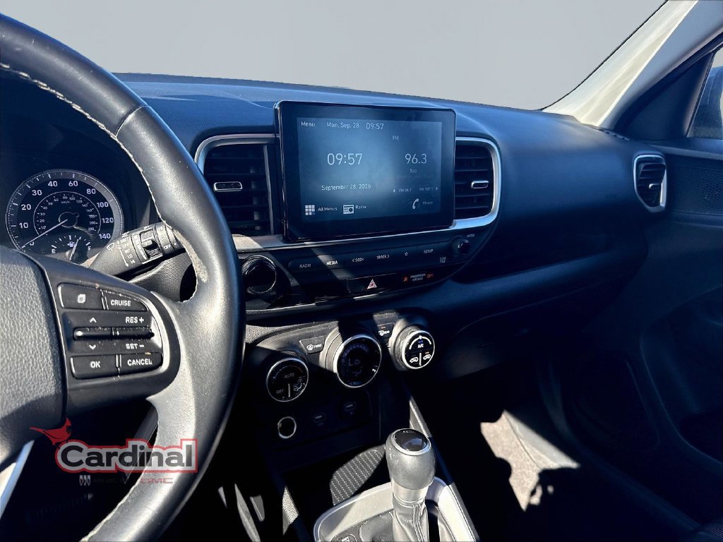 Used 2020 Hyundai Venue SEL w/ Convenience Package FWD image 12