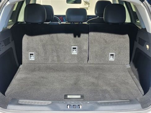 New 2025 Lincoln Nautilus Premier image 17