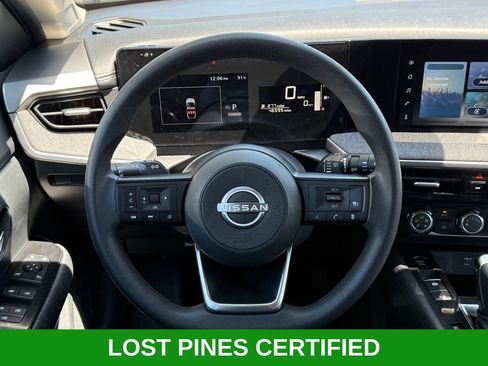 Used 2025 Nissan Kicks SV FWD image 18