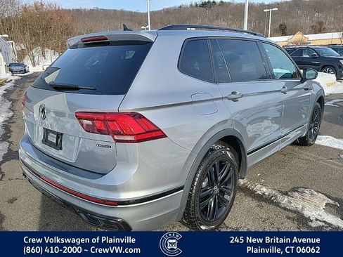 Certified 2022 Volkswagen Tiguan SE R-Line image 3