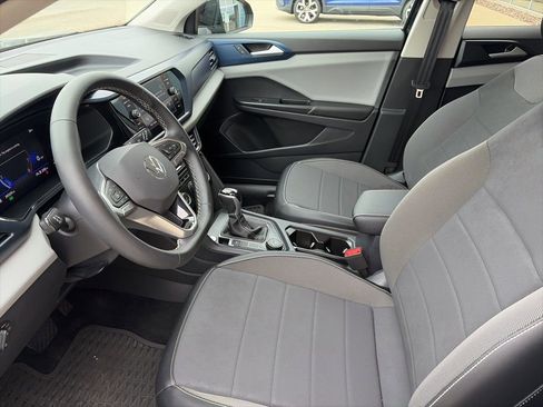 Certified 2022 Volkswagen Taos SE image 12
