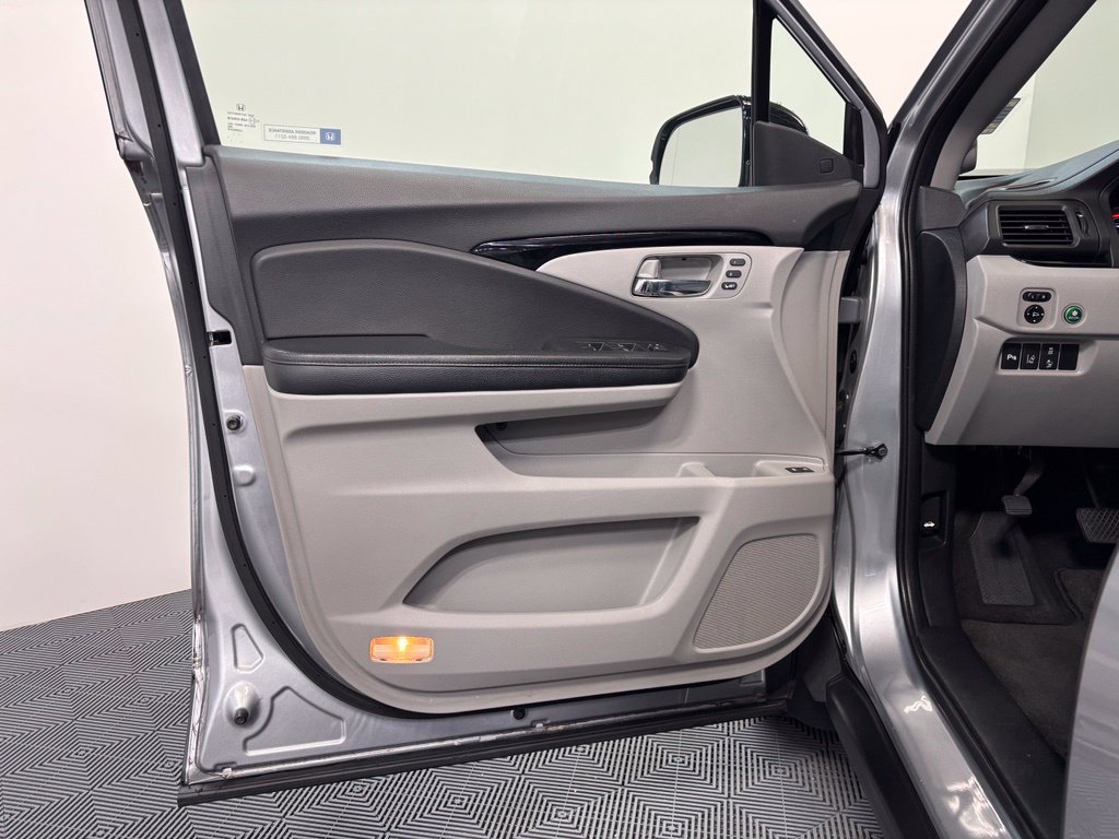 Used 2016 Honda Pilot Elite image 30