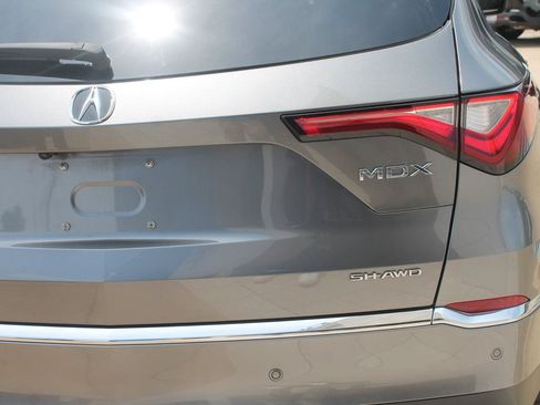 Used 2023 Acura MDX SH-AWD w/ Advance Package image 5