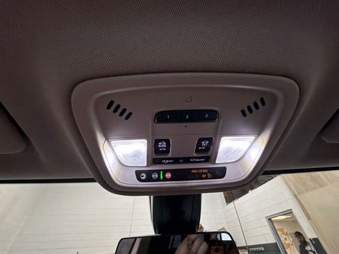 Certified 2021 Chevrolet Traverse Premier w/ Redline Edition image 22