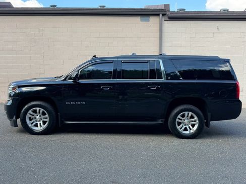 Used 2020 Chevrolet Suburban LT w/ Luxury Package AWD/4WD image 4